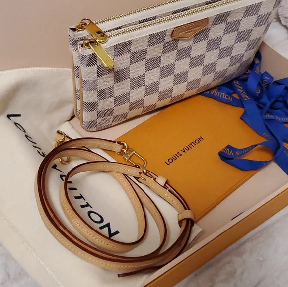 Louis Vuitton Double Zip Pochette in Azur - Picture 10 of 13